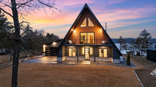 Arkansas lakefront cabin with A-frame style, modern lines and organic materials