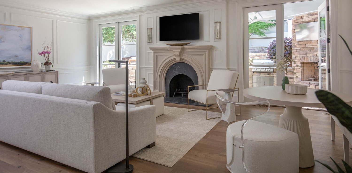 Silvian – Virta (Stream); Project: Lavish Design, Raleigh, NC Light-filled living room featuring Silvian Virta European white oak flooring and preserved fireplace.